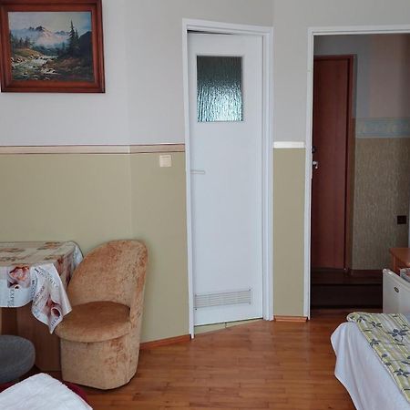Noclegi U Krystyny Rewal Exterior foto
