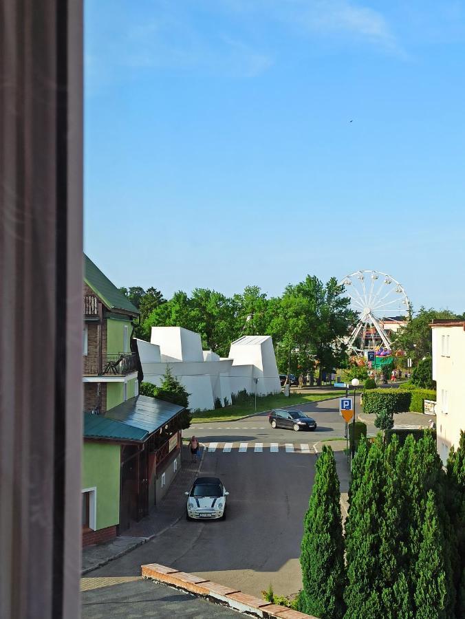 Noclegi U Krystyny Rewal Exterior foto