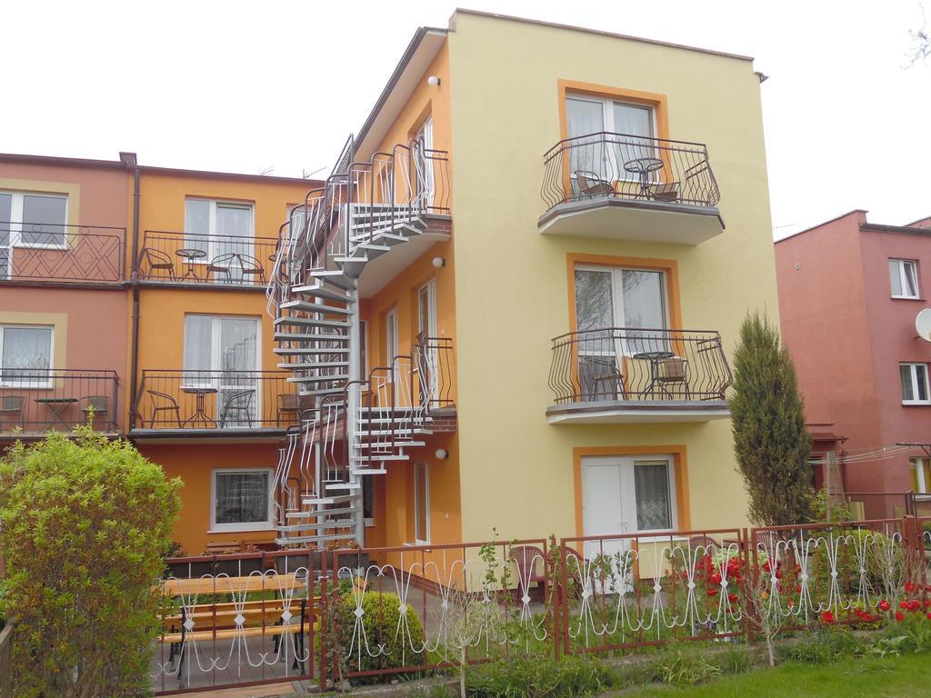 Noclegi U Krystyny Rewal Exterior foto